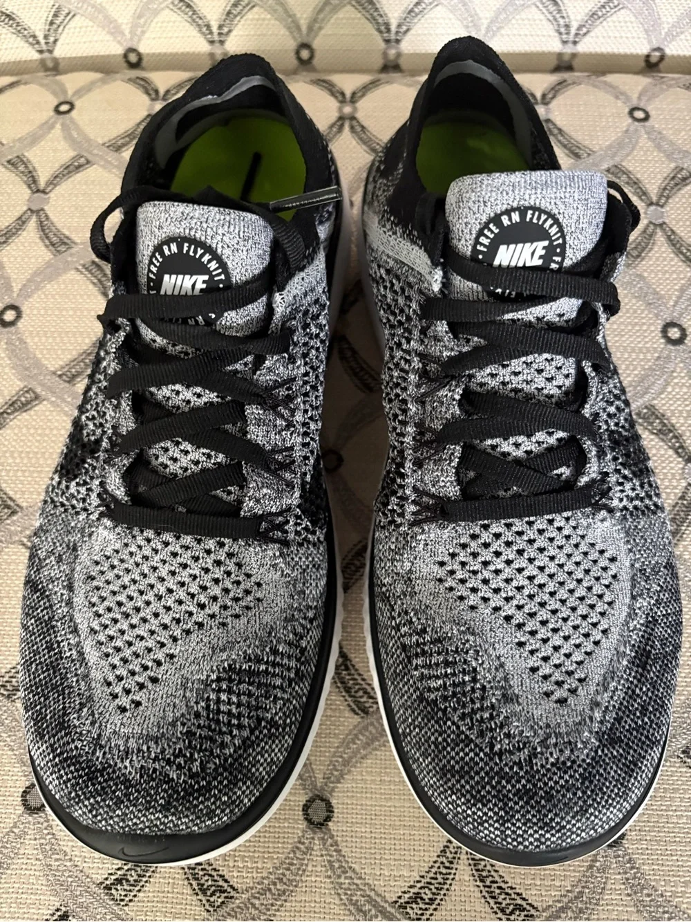 Mens 8 Nike Free RN Flyknit White Black Oreo Running Shoes Sneakers 942838-101
